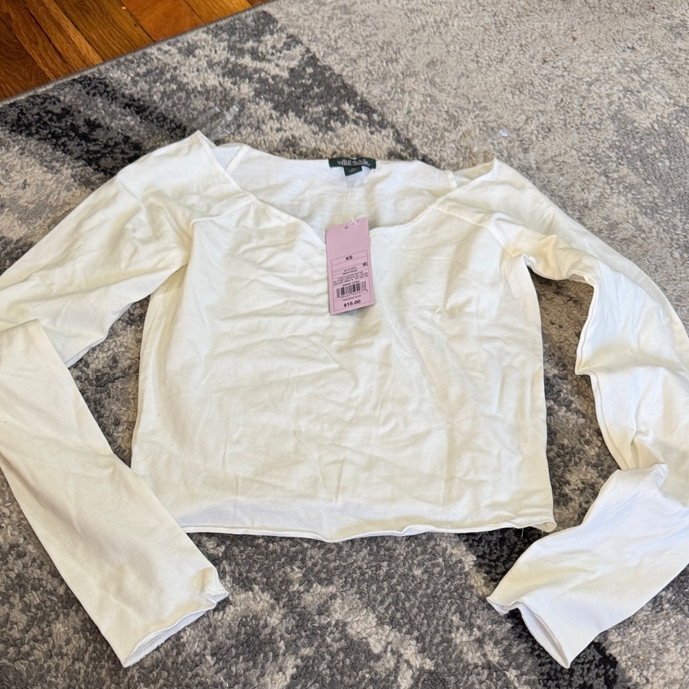 Woman’s Xs  White Long Sleeve Top